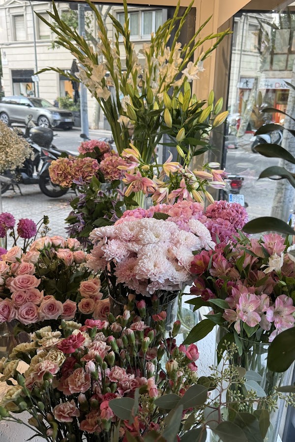 Flores en el escaparate de Amor en Flor